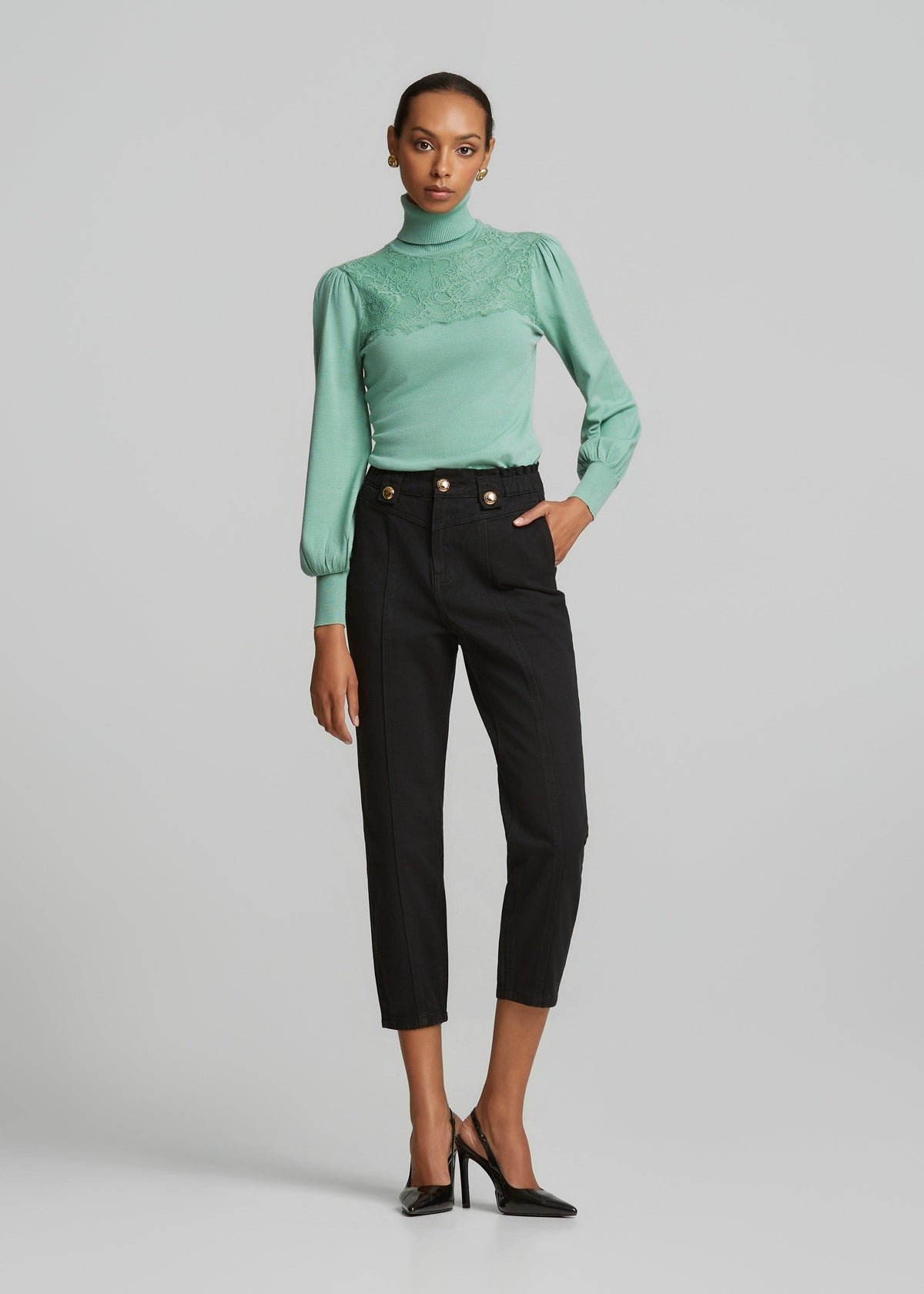 Πλεκτή μπλούζα ζιβάγκο με δαντέλα